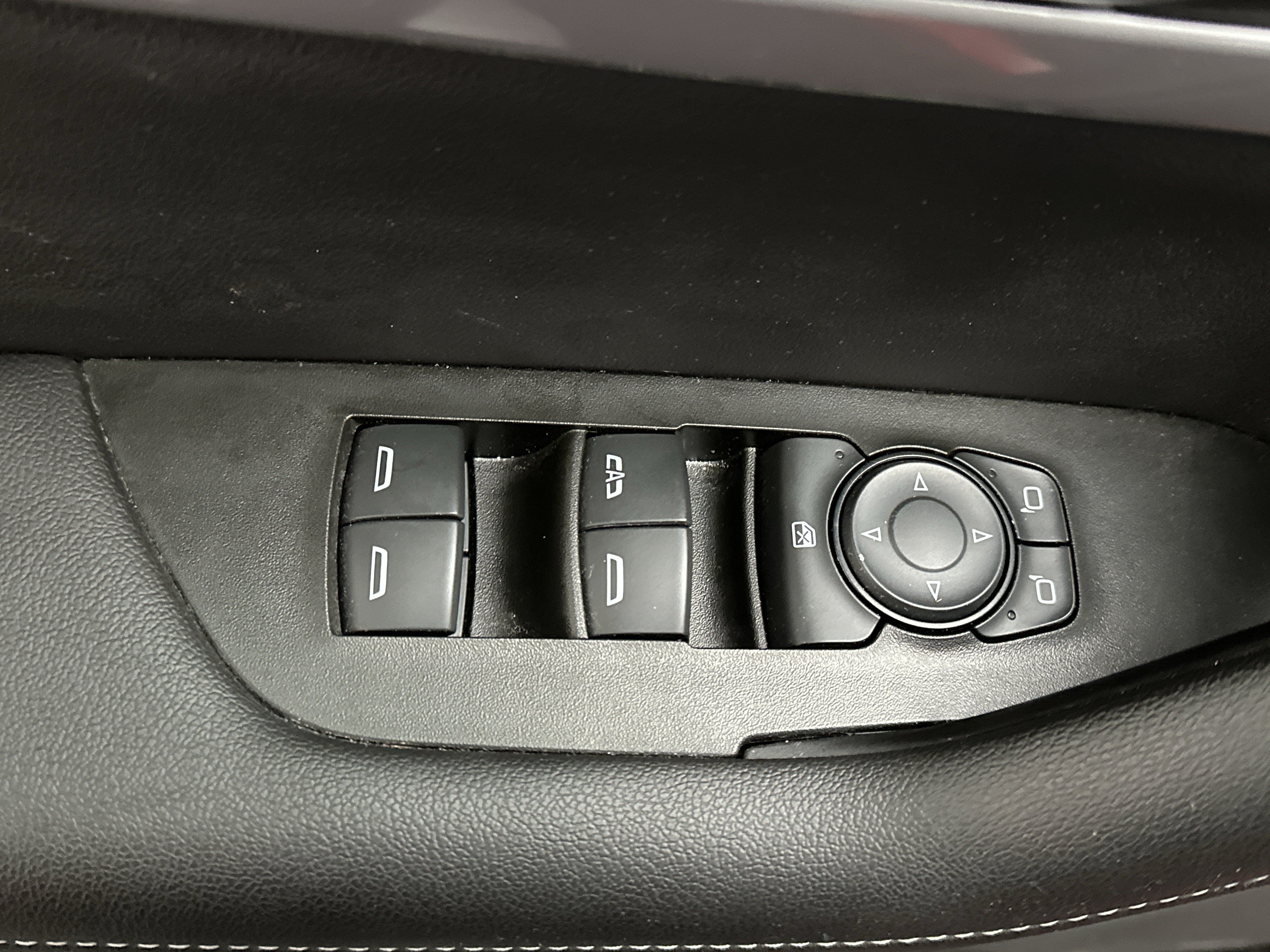 Used 2024 Chevrolet Blazer LT w/ LPO, Floor Liner Package FWD image 19