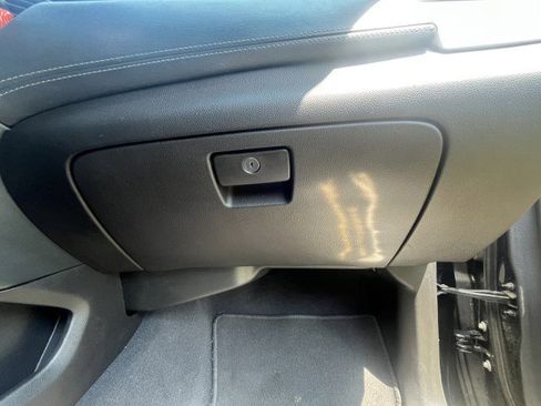 Used 2019 GMC Yukon SLT image 34