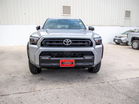 Used 2025 Toyota 4Runner Limited image 3
