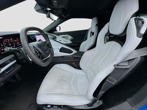 Used 2022 Chevrolet Corvette Stingray Preferred Cpe w/ Battery Protection Package RWD image 13