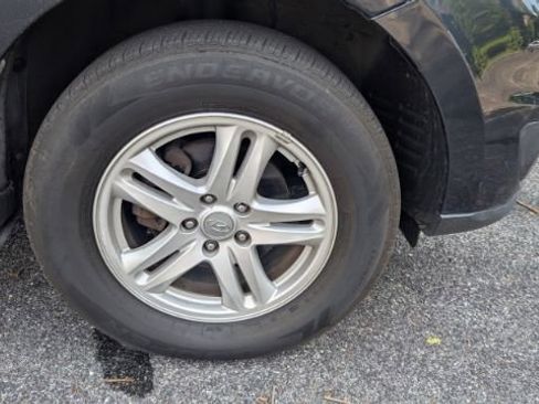 Used 2010 Hyundai Santa Fe GLS image 11