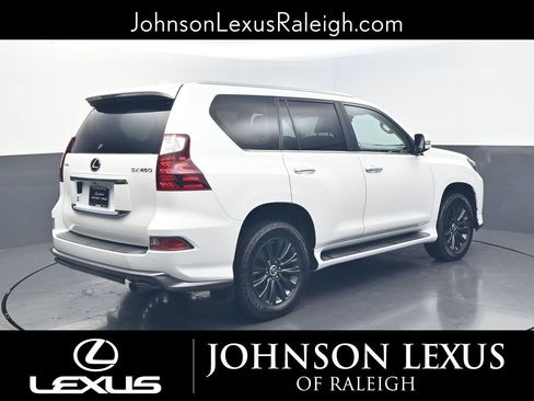 Used 2022 Lexus GX 460 Premium w/ Accessory Package AWD/4WD image 9