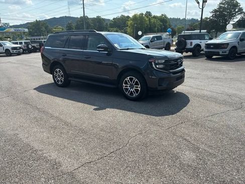 Certified 2025 Ford Expedition Active AWD/4WD image 64