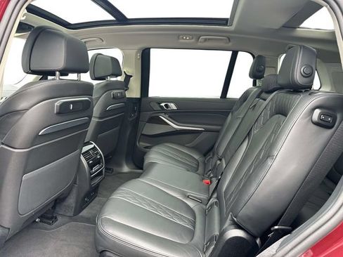 Used 2025 BMW X7 xDrive40i AWD/4WD image 17