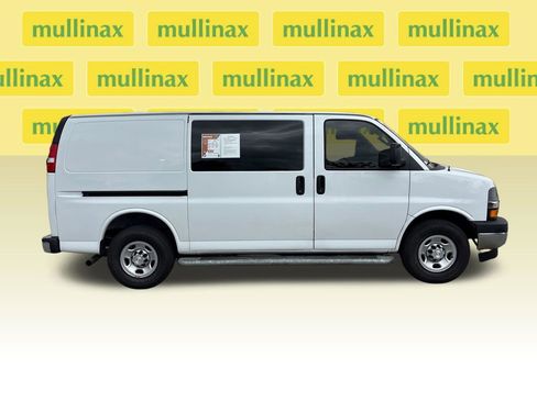 Used 2021 Chevrolet Express 2500 w/ Driver Convenience Package RWD image 2