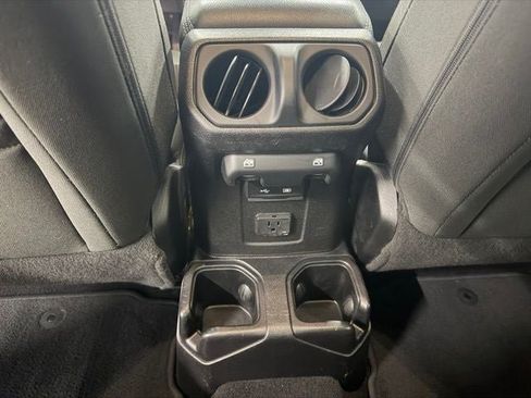 Used 2019 Jeep Wrangler Unlimited Sahara AWD/4WD image 21