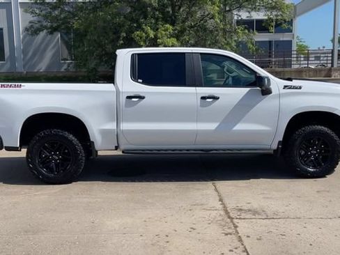 Used 2026 Chevrolet Silverado 1500 LT Trail Boss w/ LT Trail Boss Premium Package AWD/4WD image 9