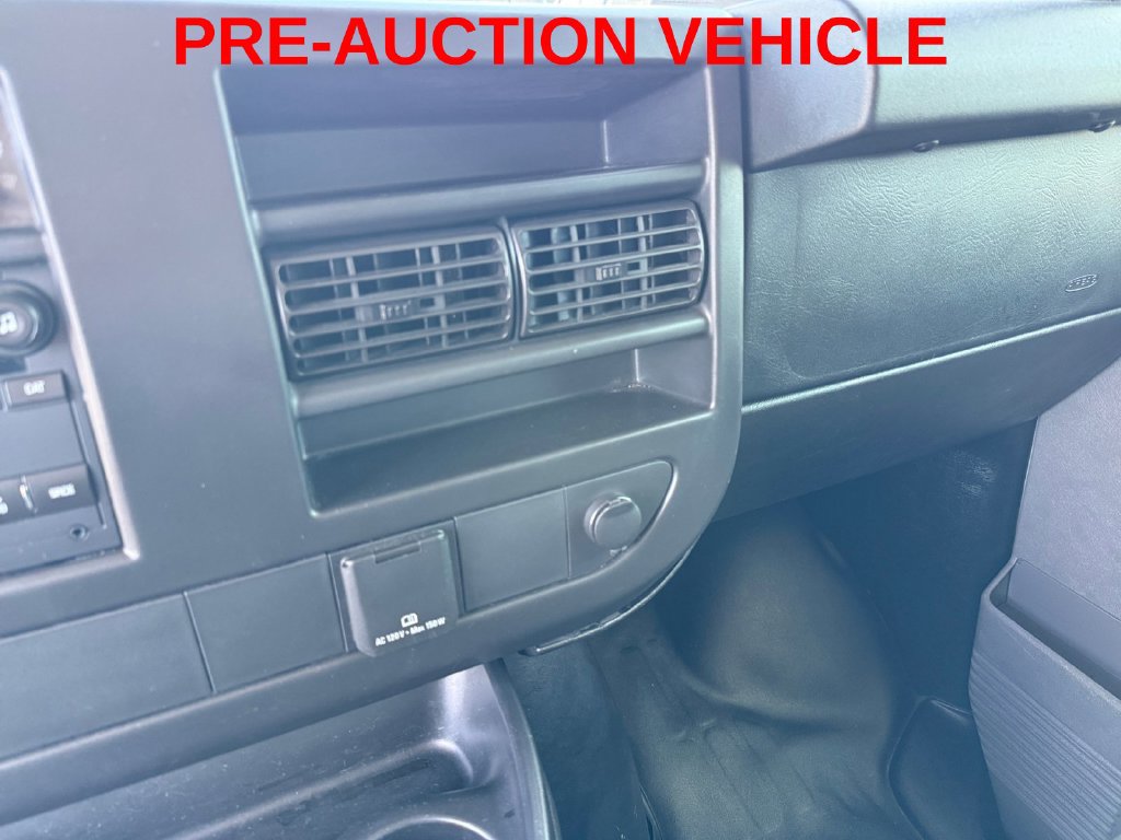 Used 2017 Chevrolet Express 2500 Extended RWD image 15