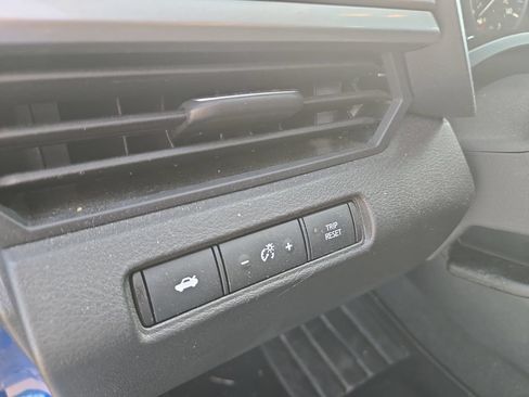 Used 2025 Nissan Altima 2.5 SV FWD image 16