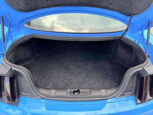 Used 2017 Ford Mustang Coupe RWD image 14