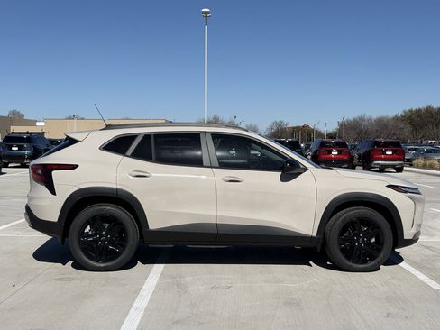 New 2026 Chevrolet Trax ACTIV w/ Sunroof Package image 3