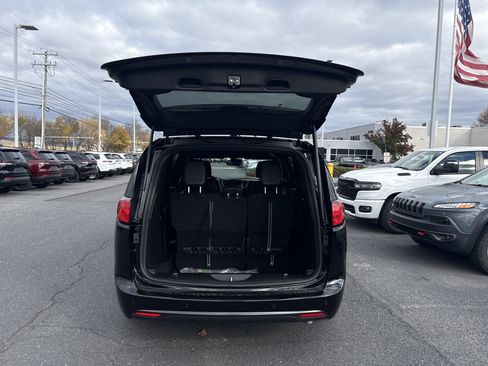 New 2026 Chrysler Voyager LX image 11