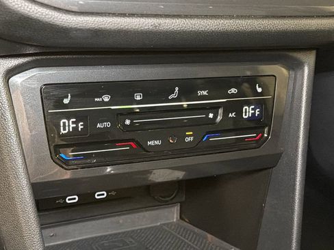 Used 2023 Volkswagen Tiguan SE image 24