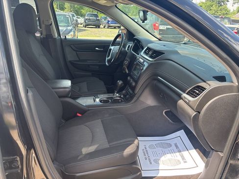 Used 2016 Chevrolet Traverse LT w/ Style and Technology Package AWD/4WD image 18