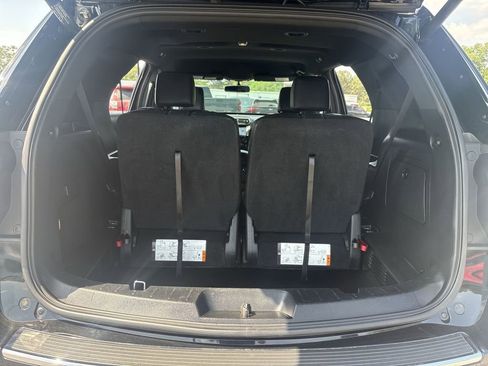 Used 2018 Ford Explorer XLT w/ Equipment Group 202A FWD image 25