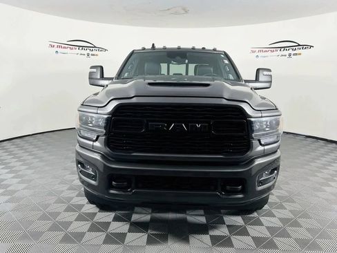Used 2024 RAM 3500 Limited AWD/4WD image 3