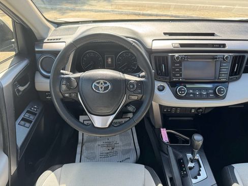 Used 2018 Toyota RAV4 XLE image 22