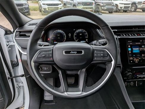 Certified 2024 Jeep Grand Cherokee L Laredo image 17