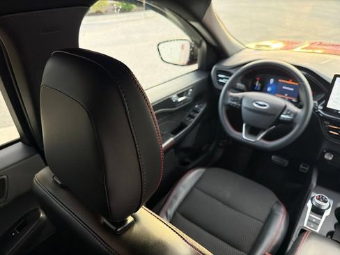 Used 2023 Ford Escape ST-Line w/ Tech Pack #1 FWD image 15