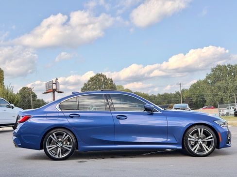 Used 2022 BMW 330i Sedan w/ M Sport Package RWD image 16