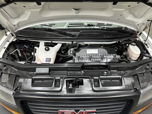 Used 2023 GMC Savana 2500 w/ Driver Convenience Package image 7