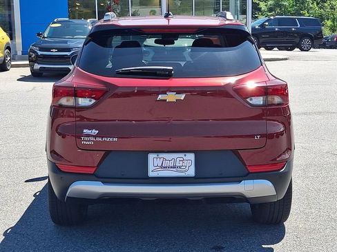 Used 2025 Chevrolet TrailBlazer LT w/ LT Cold Weather Package AWD/4WD image 5