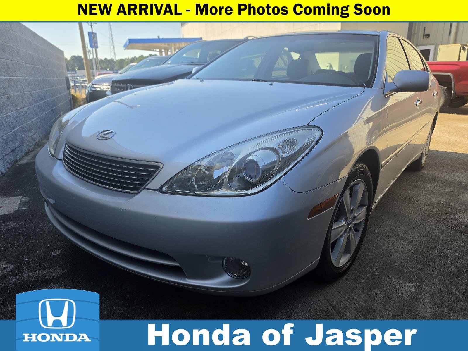 Used 2005 Lexus ES 330 FWD image 1
