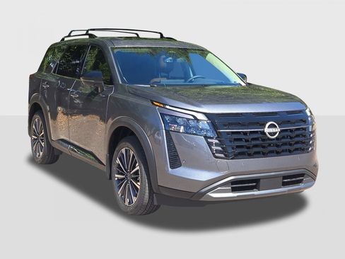 New 2026 Nissan Pathfinder Platinum w/ Cargo Package FWD image 3