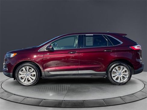 Used 2022 Ford Edge Titanium image 2