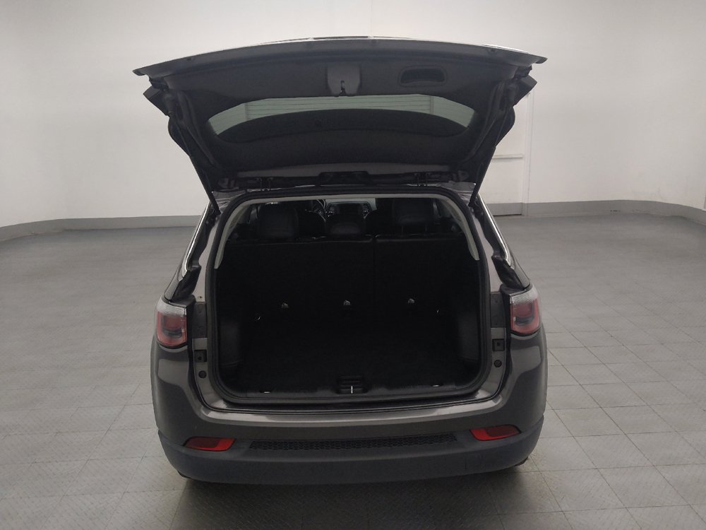 Used 2018 Jeep Compass Latitude w/ Popular Equipment Group FWD image 29