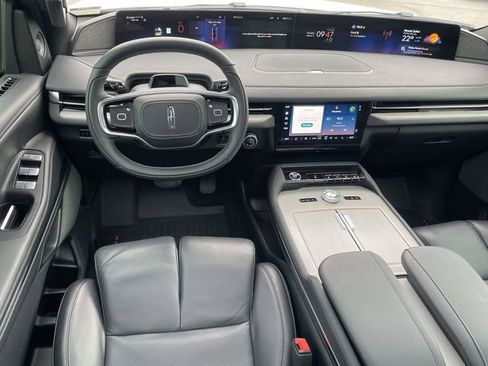 Used 2025 Lincoln Navigator L Reserve w/ Jet Appearance Package image 11