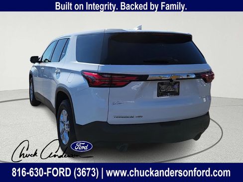 Used 2023 Chevrolet Traverse LS image 6