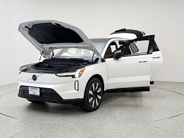 New 2026 Volvo EX90 Plus AWD/4WD image 9
