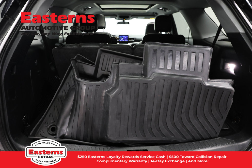 Used 2023 Ford Explorer XLT w/ Equipment Group 202A AWD/4WD image 10