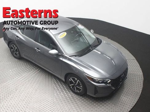 Used 2024 Nissan Sentra SV image 3