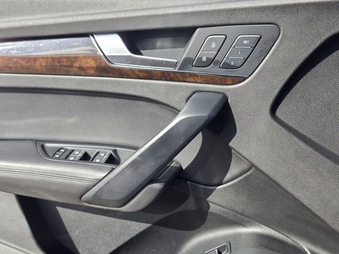 Used 2019 Audi Q5 2.0T Premium Plus w/ Premium Plus Package image 27