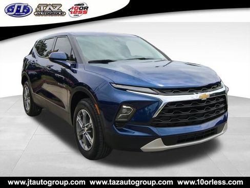 Used 2023 Chevrolet Blazer LT FWD image 1