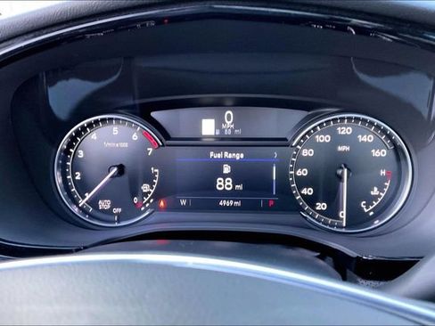 Used 2025 Cadillac XT5 Premium Luxury image 10