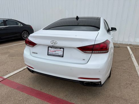 Used 2015 Hyundai Genesis 5.0 RWD image 6