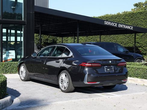 Used 2025 BMW 530i xDrive 530i xDrive image 5