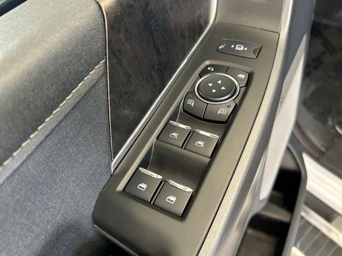Used 2025 Ford F350 Lariat w/ FX4 Off-Road Package AWD/4WD image 43