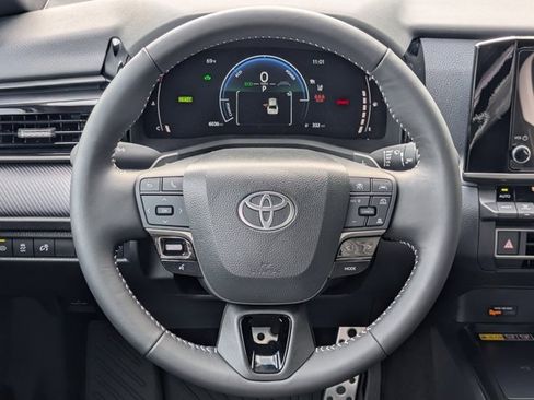 Used 2025 Toyota Camry SE image 20