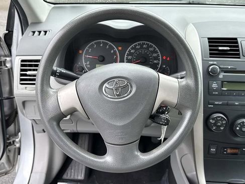 Used 2010 Toyota Corolla LE FWD image 18
