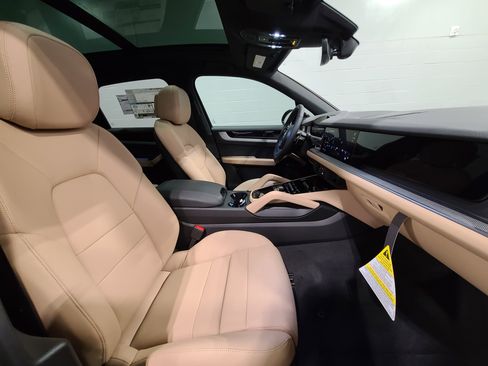 New 2026 Porsche Cayenne image 29