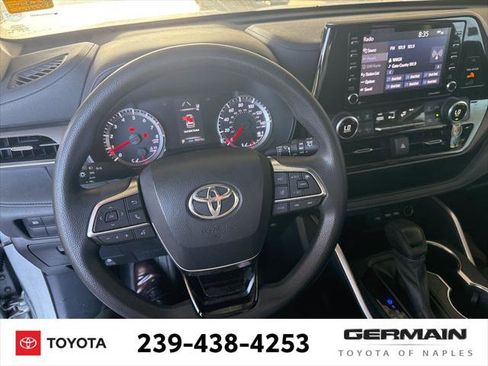 Certified 2021 Toyota Highlander L image 14