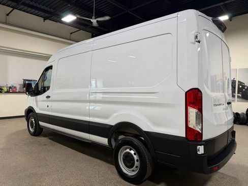 Used 2025 Ford Transit 250 148 Medium Roof RWD image 18