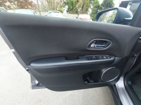 Used 2016 Honda HR-V EX image 8