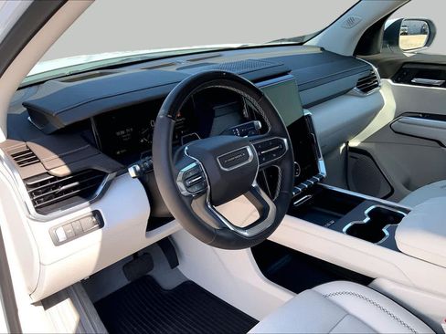 Used 2026 GMC Acadia Denali w/ Super Cruise Package FWD image 18