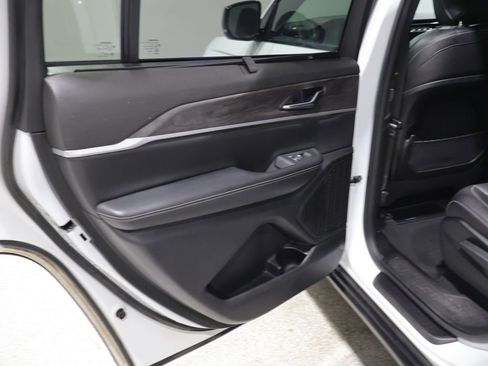 Certified 2024 Jeep Grand Cherokee L Limited w/ Luxury Tech Group II AWD/4WD image 20