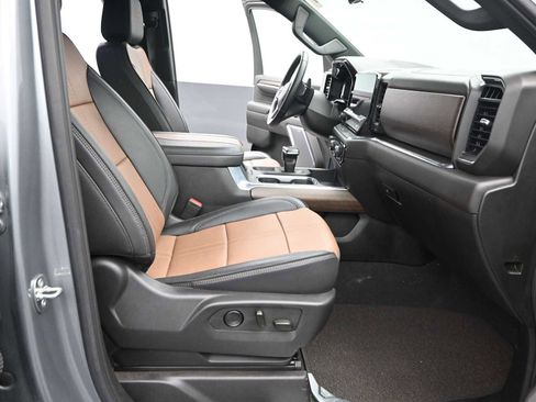 Used 2024 Chevrolet Silverado 1500 High Country w/ Technology Package image 19